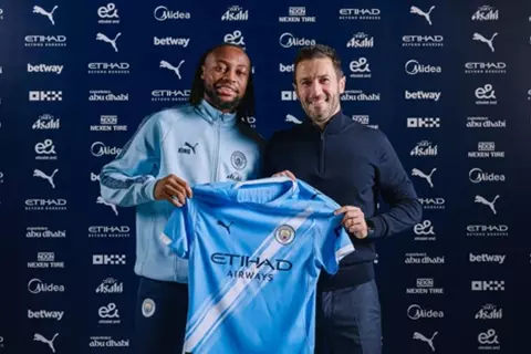 ضيفا جديدا في ملعب الاتحاد.. مانشستر سيتي يضم سيمينيو حتى 2031
